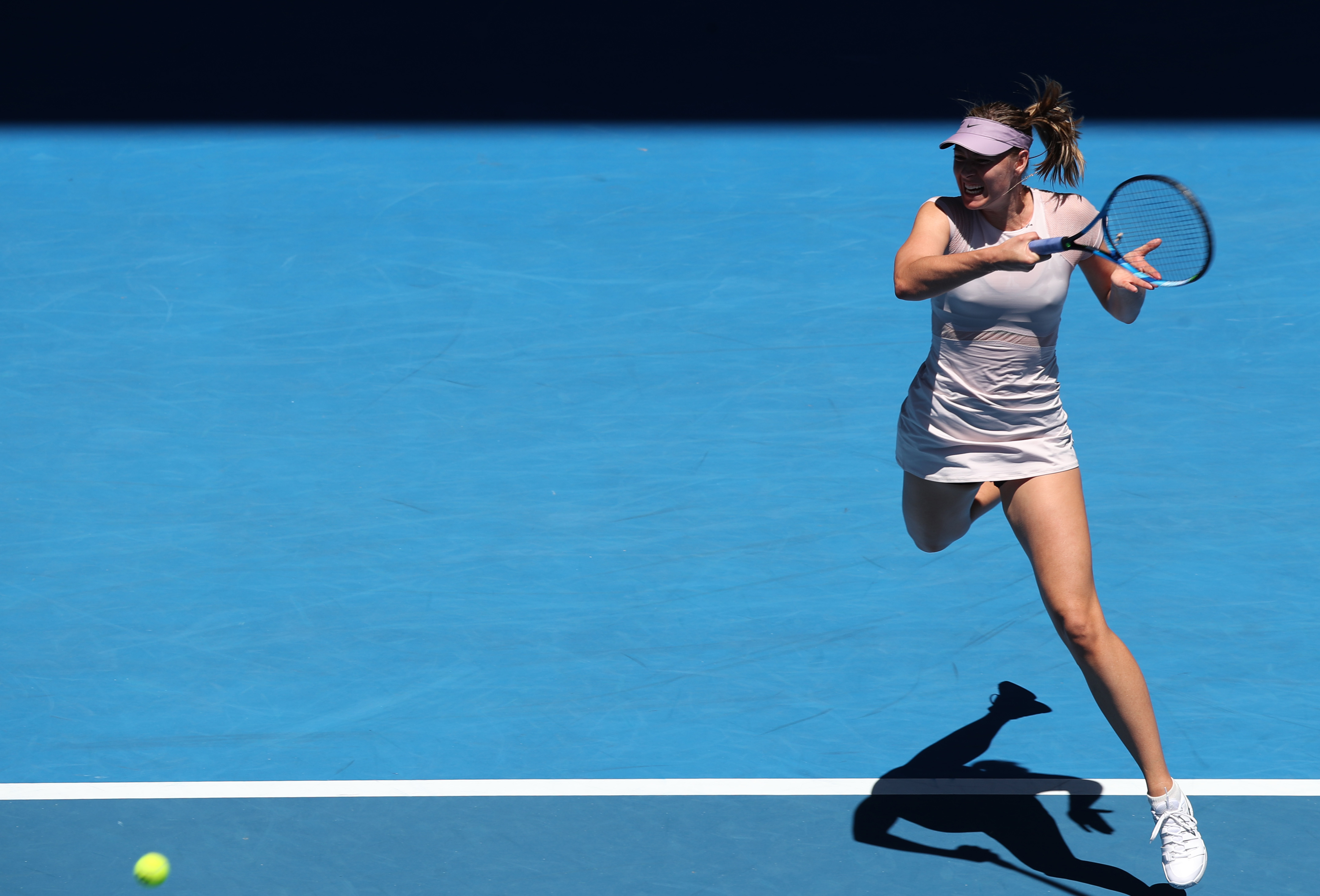 开云体育-莎拉波娃回归赛场，逆转首场状态亮眼，澳大利亚队观众沸腾！